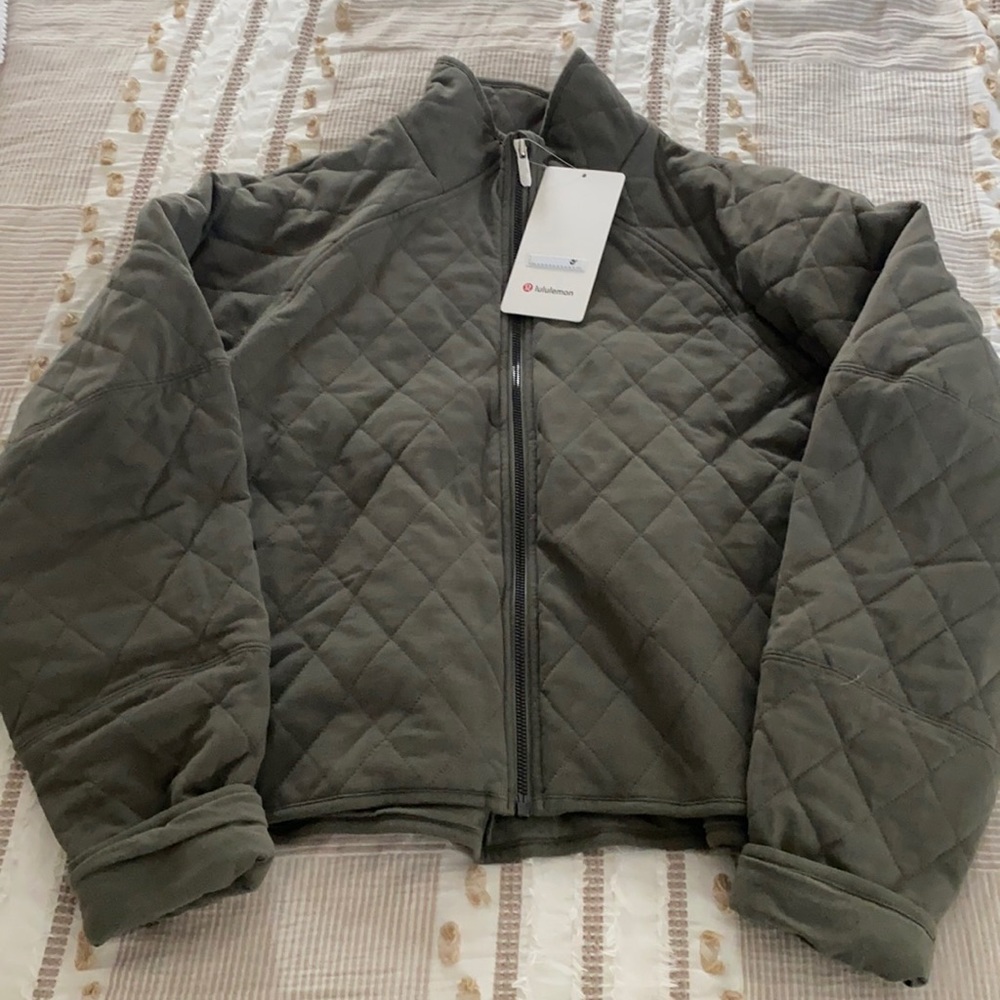 Lululemon quilted calm jacket